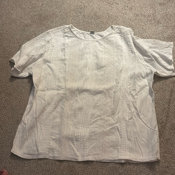 NWOT Old Navy White Short Sleeve T-Shirt with Lace detail - Picture 1 of 7